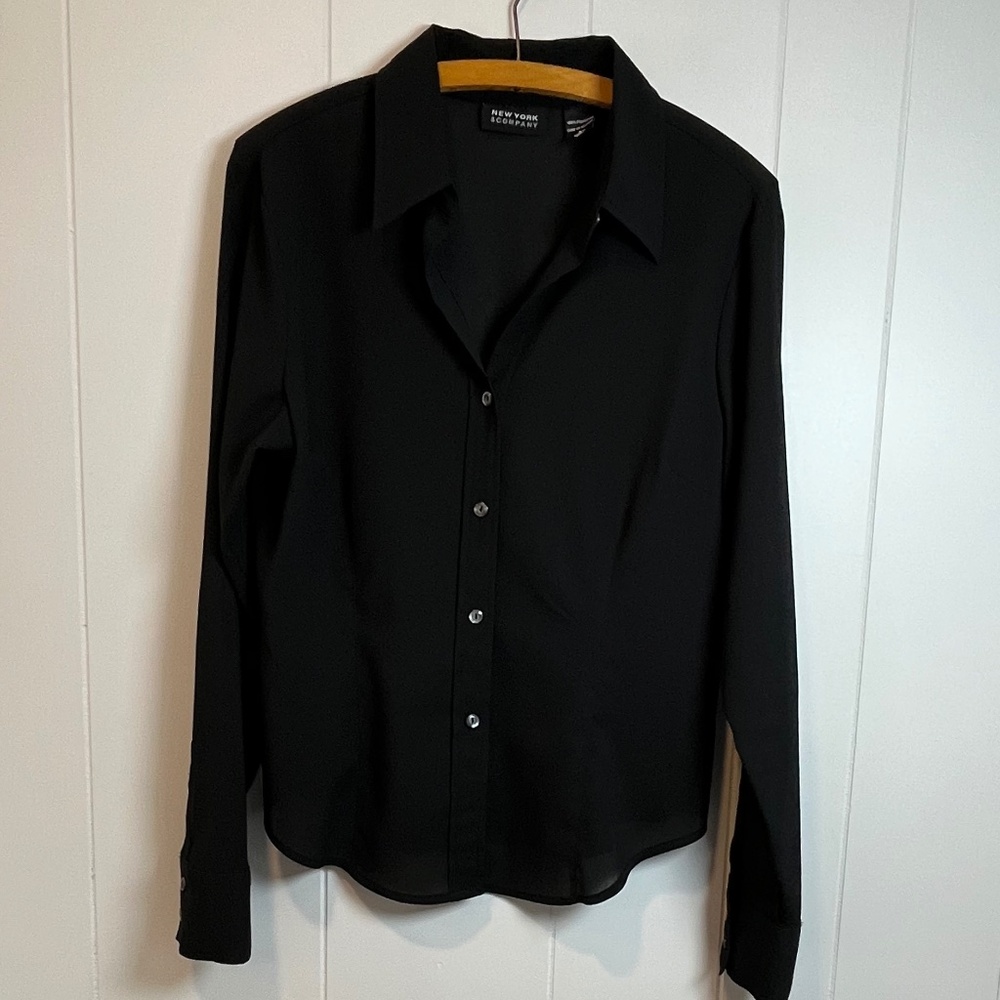 New York & Company Black Women's Sheer Button Down Blouse Chic Classic Sz L EUC